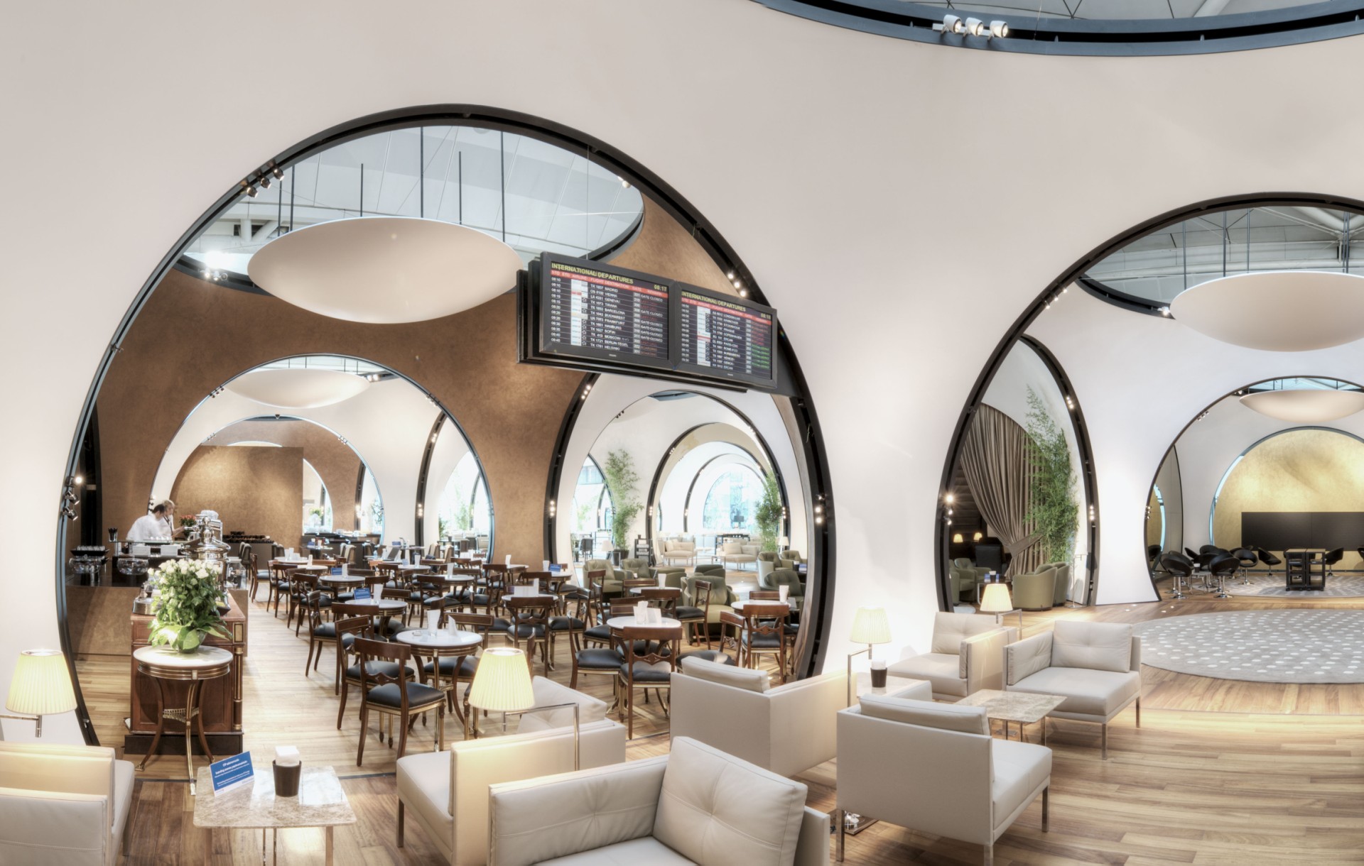 Turkish airlines lounge. Лаунж зона в аэропорту Стамбула. Аэропорт Истанбул лаунж зона. Аэропорт Истанбул интерӣер. Стамбул аэропорт вип зал.